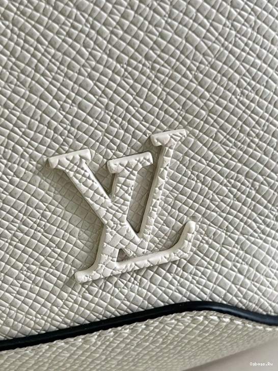 BAG AVENUE VUITTON SLING LOUIS 0313